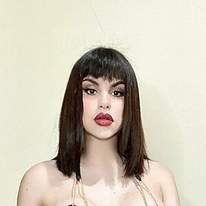 _leslieeliza