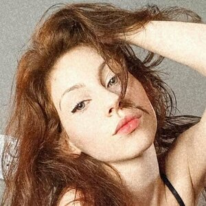 petiteblondehot