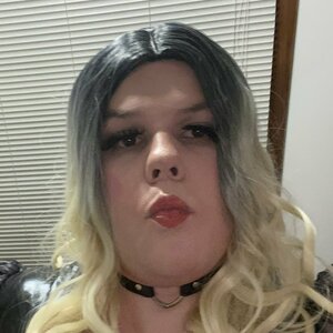 sissy-erika001